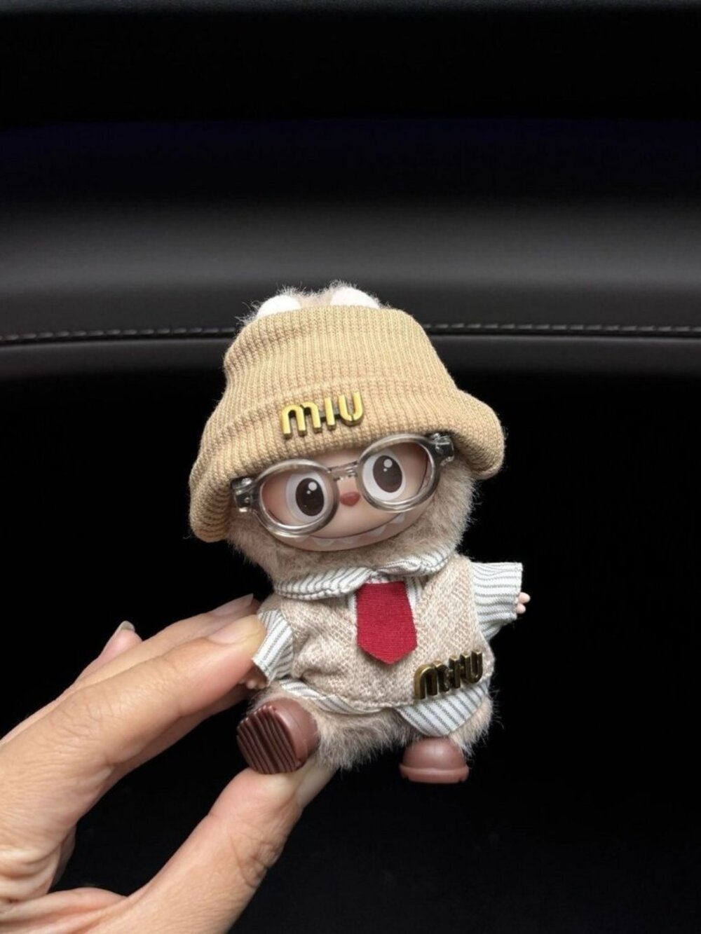 4th Gen Mini Labubu Doll Outfit – Beige Preppy Knit Set + Accessories | Brand Ne